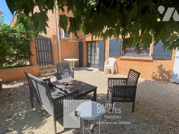 Les Notaires Associés CARRE D'@CTES VAUNAGE vous proposent cette grande maison familiale de plu...