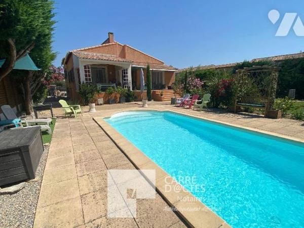 Les Notaires Associés CARRE D'@CTES VAUNAGE vous proposent cette grande maison familiale de plu...