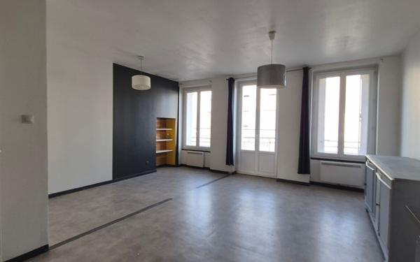Appartement à vendre    2 pièces • 56,52 m2 Saint-Étienne