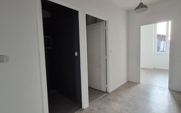 Appartement à vendre    2 pièces • 56,52 m2 Saint-Étienne