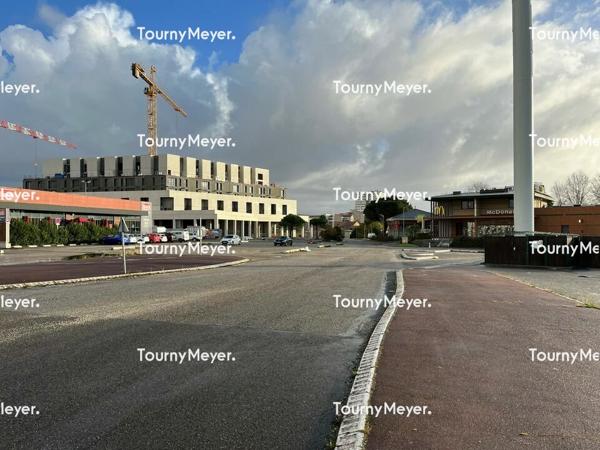 EXCLUSIVITE LOCAUX COMMERCIAUX A LOUER - MERIGNAC SOLEIL