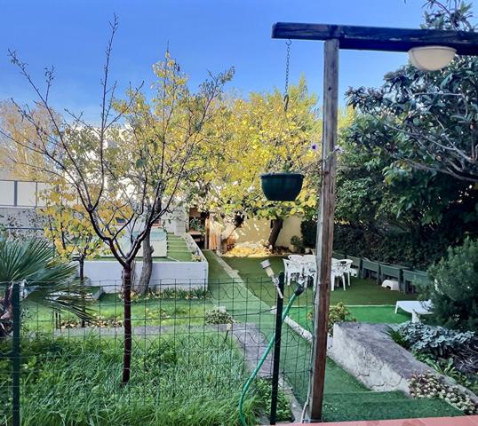 Maison, secteur les Chartreux, bas de Montolivet, 13004 MARSEILLE, terrasses, piscine, terrain arboré, garage et dépendances