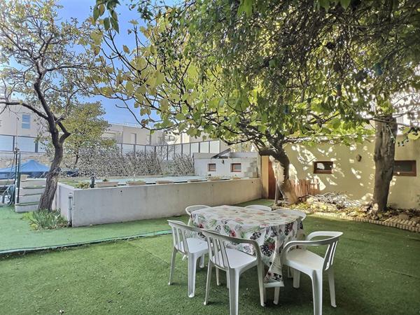 Maison, secteur les Chartreux, bas de Montolivet, 13004 MARSEILLE, terrasses, piscine, terrain arboré, garage et dépendances
