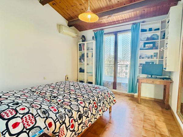 Maison, secteur les Chartreux, bas de Montolivet, 13004 MARSEILLE, terrasses, piscine, terrain arboré, garage et dépendances