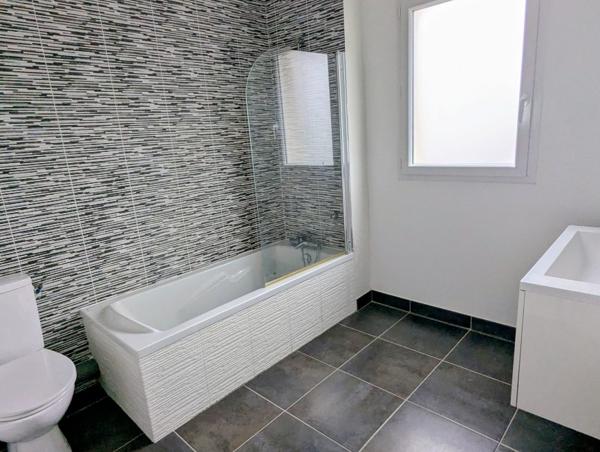 À vendre - Maison contemporaine, 4 pièces située à Amboise (37400)