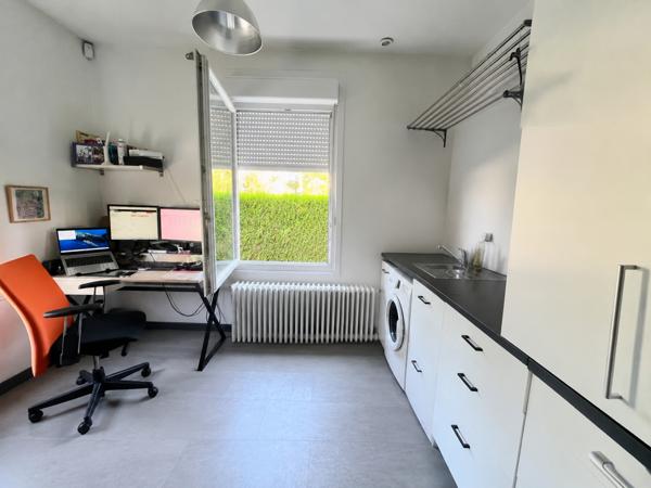 Maison
                                                                                                                                                                                                                                                                                                                        3 pièce(s)                                                                                                                                                                                                          2 chambre(s)                                                                                                                                                                                                          96  m²