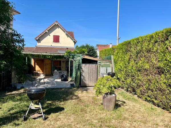 Maison
                                                                                                                                                                                                                                                                                                                        3 pièce(s)                                                                                                                                                                                                          2 chambre(s)                                                                                                                                                                                                          96  m²
