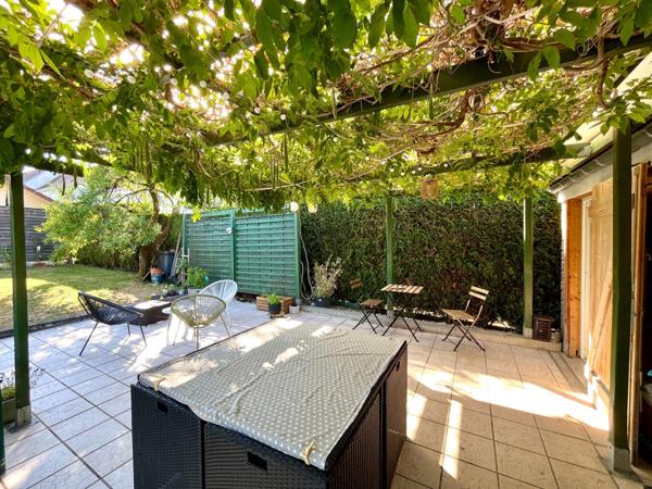 Maison
                                                                                                                                                                                                                                                                                                                        3 pièce(s)                                                                                                                                                                                                          2 chambre(s)                                                                                                                                                                                                          96  m²