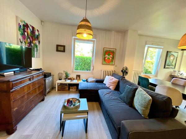 Maison
                                                                                                                                                                                                                                                                                                                        3 pièce(s)                                                                                                                                                                                                          2 chambre(s)                                                                                                                                                                                                          96  m²
