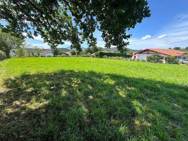 St Pée sur Nivelle - quartier Ibarron terrain constructible de 2000 m²