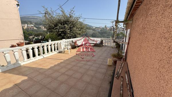 GRASSE ST JACQUES APPARTEMENT HAUT DE VILLA AVEC PISCINE COPROPRIÉTÉ 2 LOTS Grasse (06130)