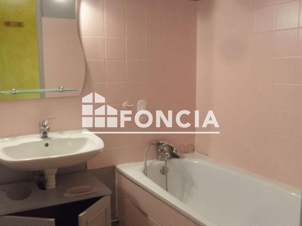 Location Studio meublé 33.46 m² - 11 RUE DE LA PREVOTE Dijon 21000