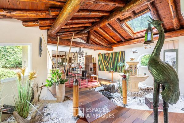 Maison de plain-pied avec jardin arboré et piscine au coeur de Limonest