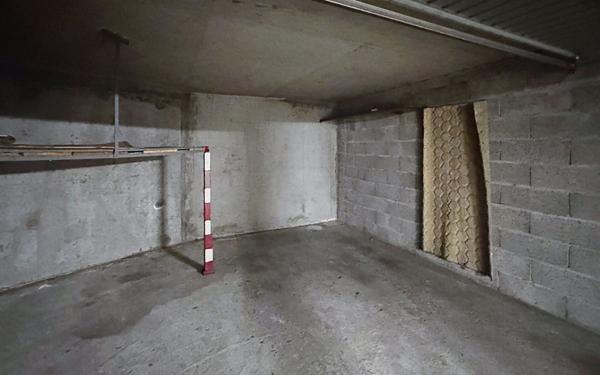 Stationnement à louer    15 m2 Annemasse