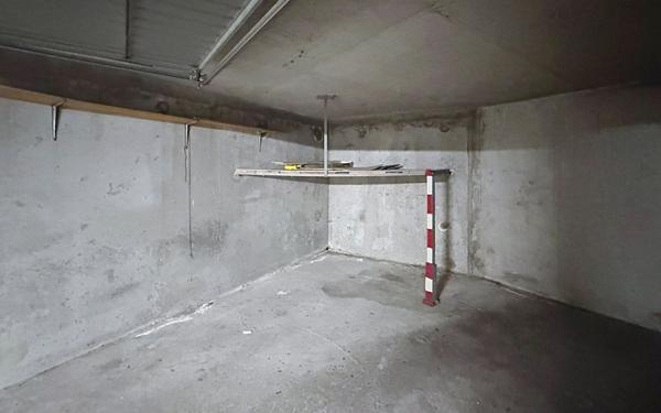 Stationnement à louer    15 m2 Annemasse
