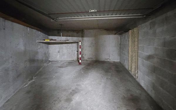 Stationnement à louer    15 m2 Annemasse