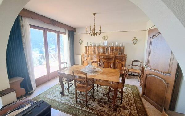 Maison à vendre    4 pièces • 191 m2 Six-Fours-les-Plages