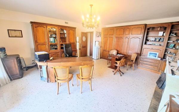 Maison à vendre    4 pièces • 191 m2 Six-Fours-les-Plages