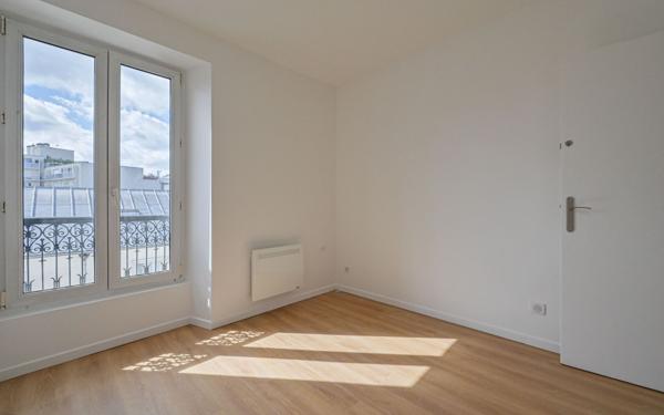 Appartement à vendre    2 pièces • 29,08 m2 Paris 18
