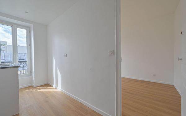 Appartement à vendre    2 pièces • 29,08 m2 Paris 18