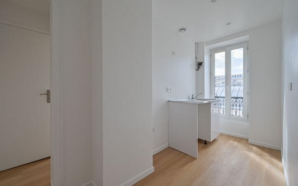 Appartement à vendre    2 pièces • 29,08 m2 Paris 18
