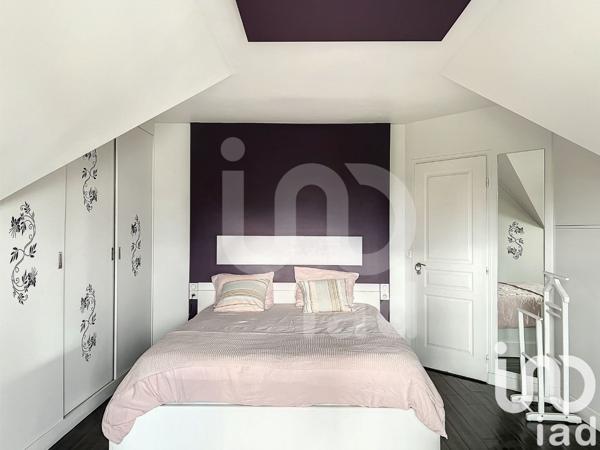 Maison traditionnelle 9 pièces de 256 m² à Tournan-en-Brie (77220)