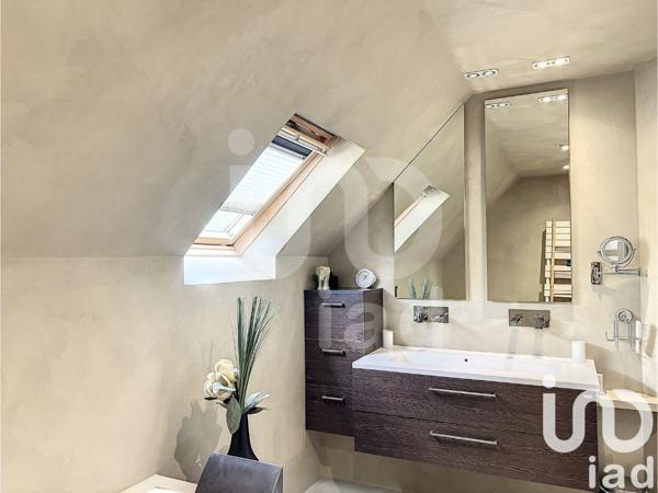 Maison traditionnelle 9 pièces de 256 m² à Tournan-en-Brie (77220)