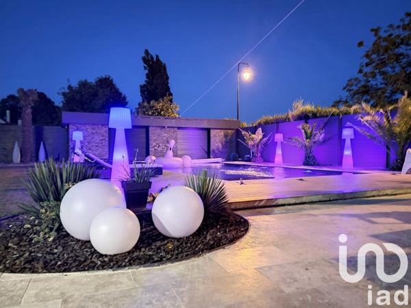 Maison traditionnelle 9 pièces de 256 m² à Tournan-en-Brie (77220)