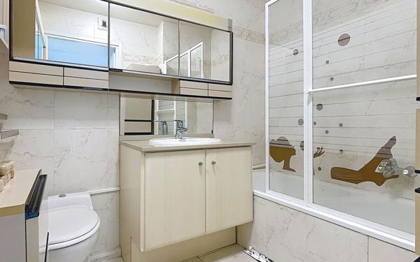Appartement à vendre    3 pièces • 79,70 m2 Fréjus