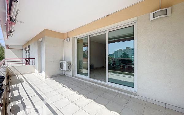 Appartement à vendre    3 pièces • 79,70 m2 Fréjus