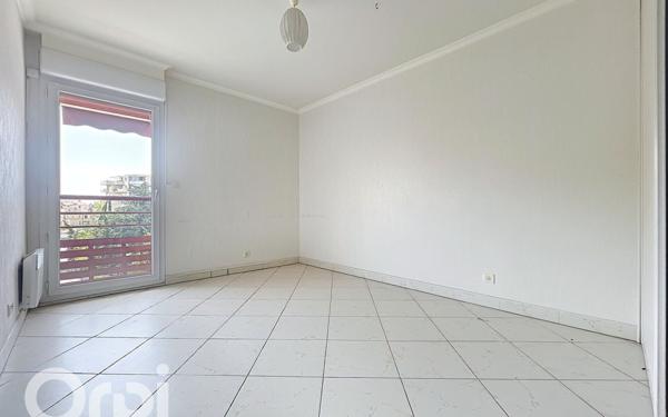 Appartement à vendre    3 pièces • 79,70 m2 Fréjus