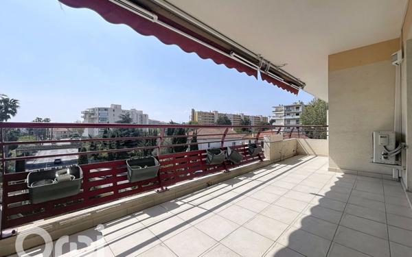 Appartement à vendre    3 pièces • 79,70 m2 Fréjus