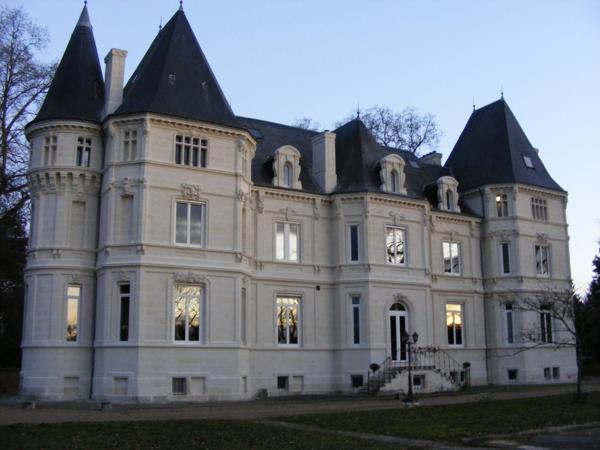Cette propriété a tous les atouts pour concilier votre vie familiale et professionnel.