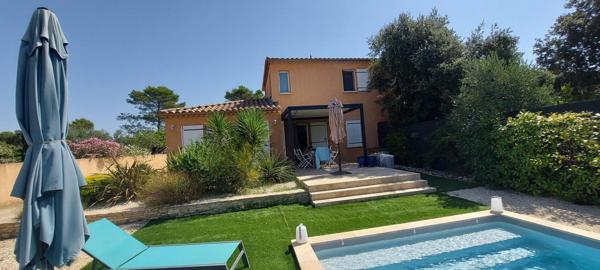 30. GARD. NIMES. Belle maison contemporaine de 84 m2 sur terrain arboré de 728 m2 avec piscine quartier Carreau de Lanes