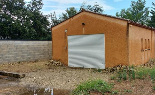 30. GARD. NIMES. Belle maison contemporaine de 84 m2 sur terrain arboré de 728 m2 avec piscine quartier Carreau de Lanes