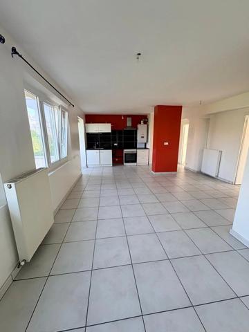 Vente                                                      Appartement
                        
                     3 pièces                      61 m2                     à Bourg-Lès-Valence