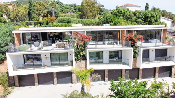 Appartement T4 à vendre  6 pièces - 185 m2 LE LAVANDOU - 83