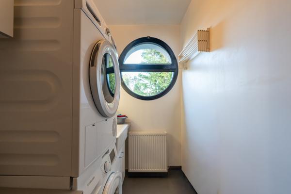 Maison d’architecte familiale avec jardin, à proximité des écoles internationales et du Parc de Saint-Cloud