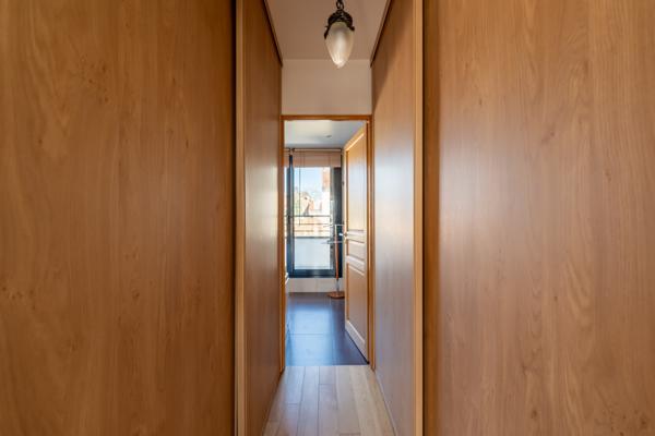 Maison d’architecte familiale avec jardin, à proximité des écoles internationales et du Parc de Saint-Cloud