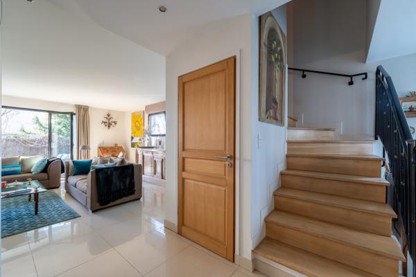 Maison d’architecte familiale avec jardin, à proximité des écoles internationales et du Parc de Saint-Cloud