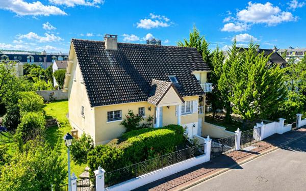 Maison à vendre    6 pièces •  Poissy