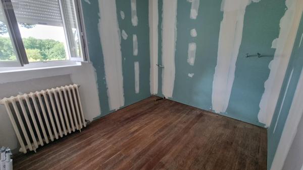 Maison individuelle à vendre à Jonzac en Charente-Maritime (17500), ref : 1870