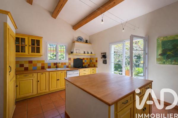 Maison à vendre 5 pièces 177 m² Sanary-sur-Mer
