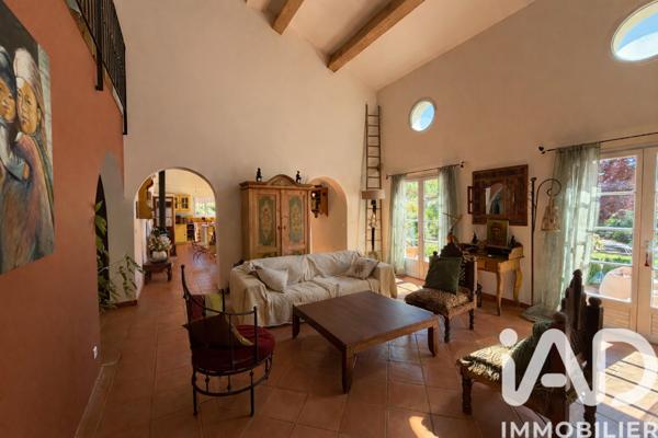 Maison à vendre 5 pièces 177 m² Sanary-sur-Mer