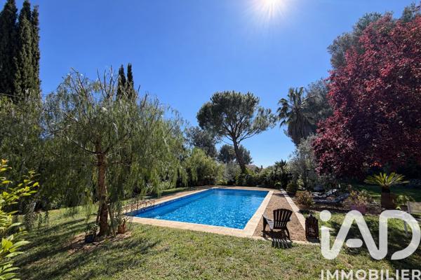 Maison à vendre 5 pièces 177 m² Sanary-sur-Mer