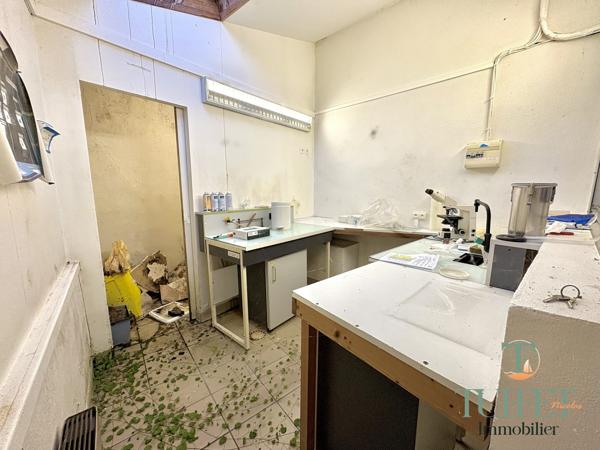 LOCAL COMMERCIAL EN PLEIN CENTRE VILLE DE MARENNES