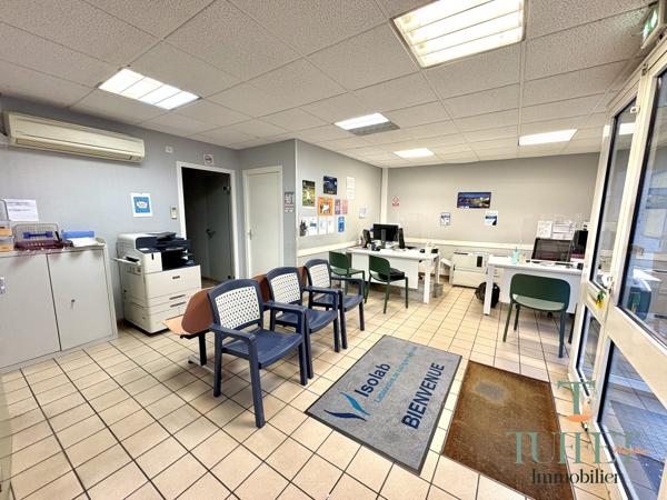 LOCAL COMMERCIAL EN PLEIN CENTRE VILLE DE MARENNES