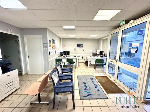 LOCAL COMMERCIAL EN PLEIN CENTRE VILLE DE MARENNES