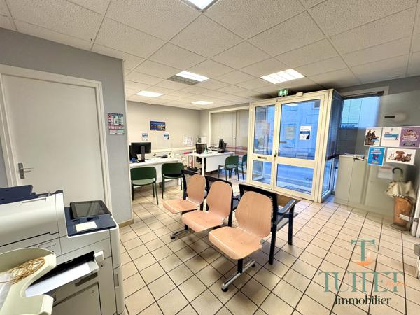 LOCAL COMMERCIAL EN PLEIN CENTRE VILLE DE MARENNES