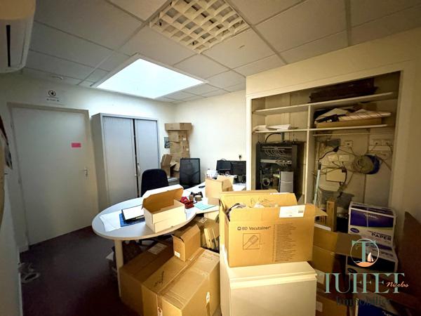 LOCAL COMMERCIAL EN PLEIN CENTRE VILLE DE MARENNES
